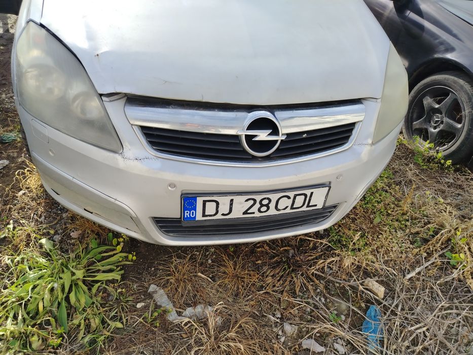 Vand Opel zafira b și Mercedes c200