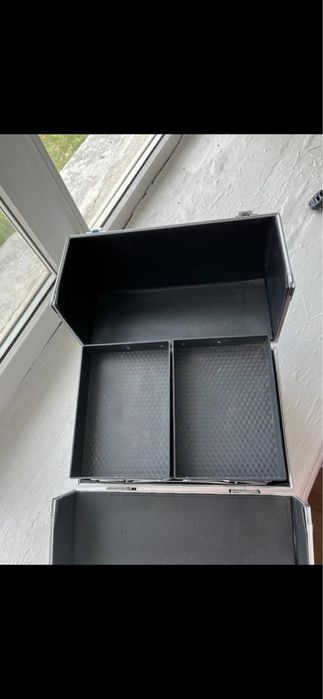 Продам кейс для визажиста стилиста