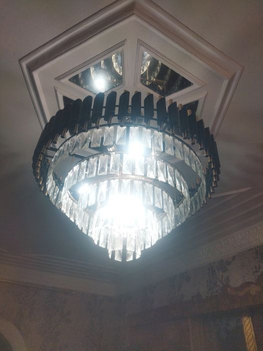 Люстра для гостиной