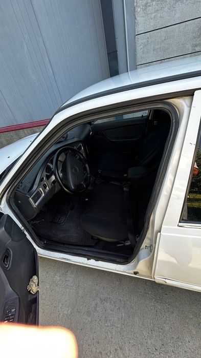Nexia 2.   1.6l sotiladi yaxshi xolatda