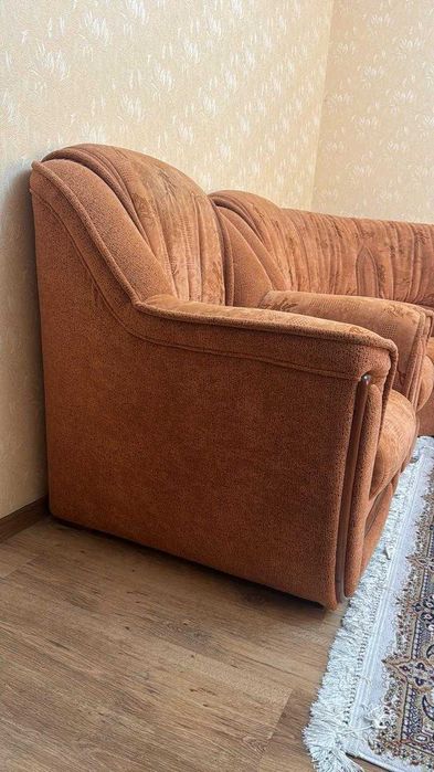 Продам диван углом и кресло
