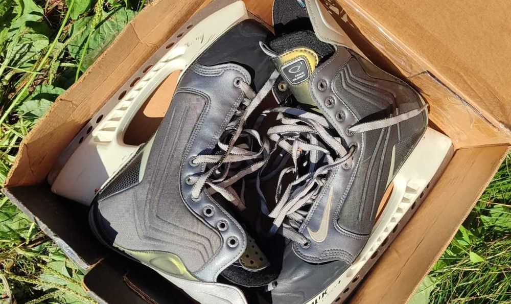 Продам коньки Nike 47