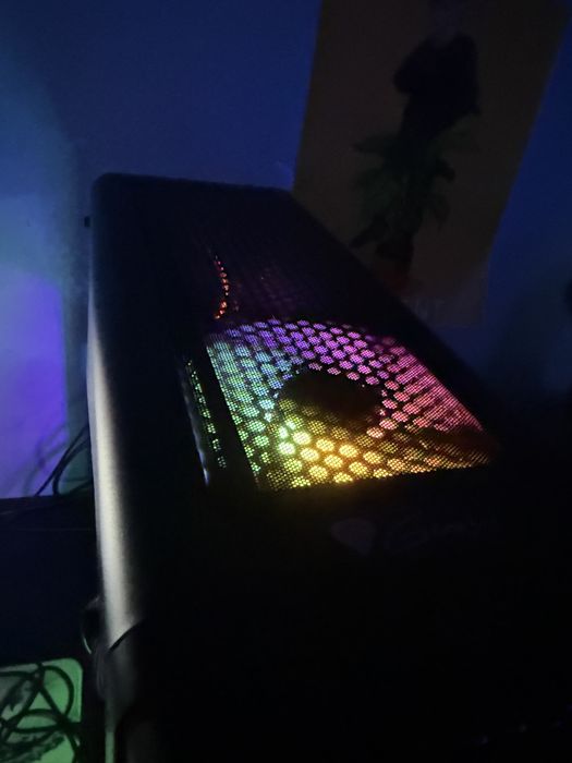 Unitate PC gaming-se vinde urgent