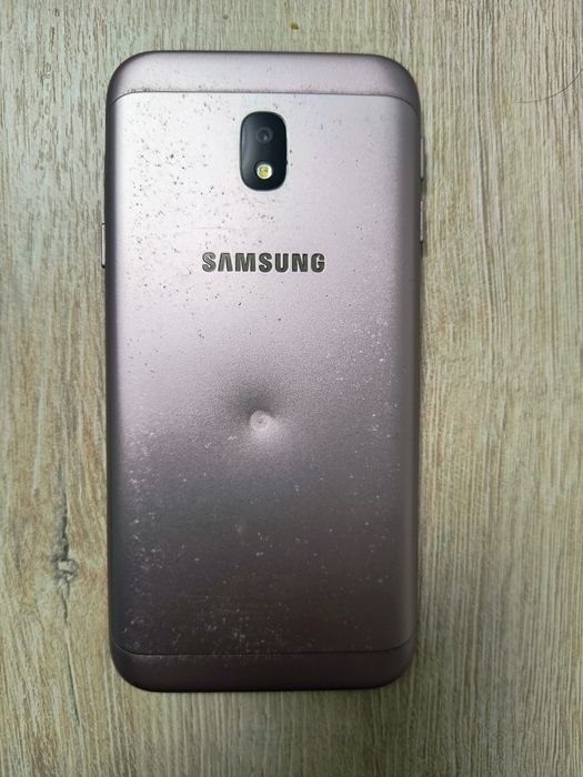 Продаю НЕ РАБОЧИЙ телефон