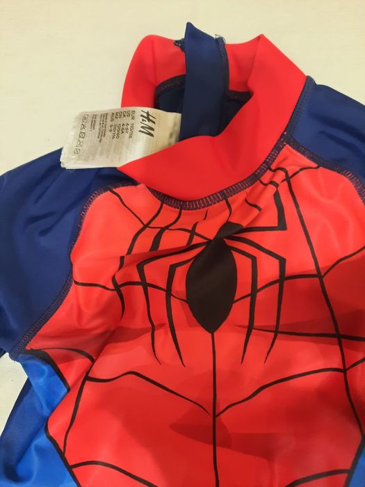 Vând haine Spiderman copii
