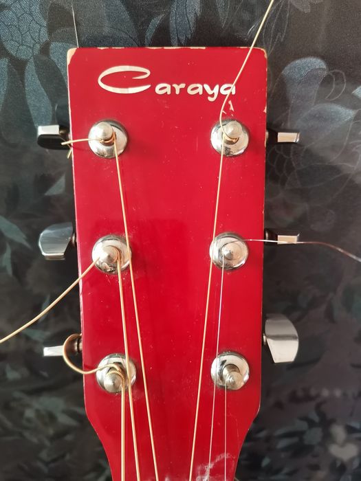 Gitara sotiladi yoki almashiladi