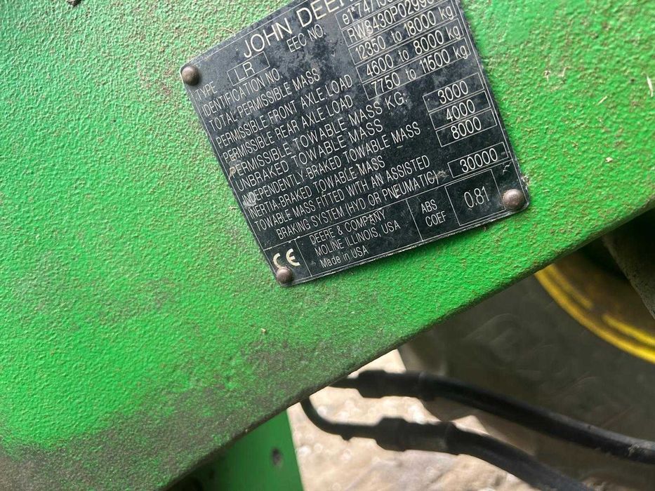 John Deere  8430