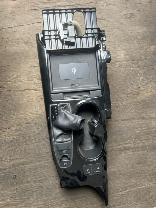 Центральная консоль АКПП Camry 70-75