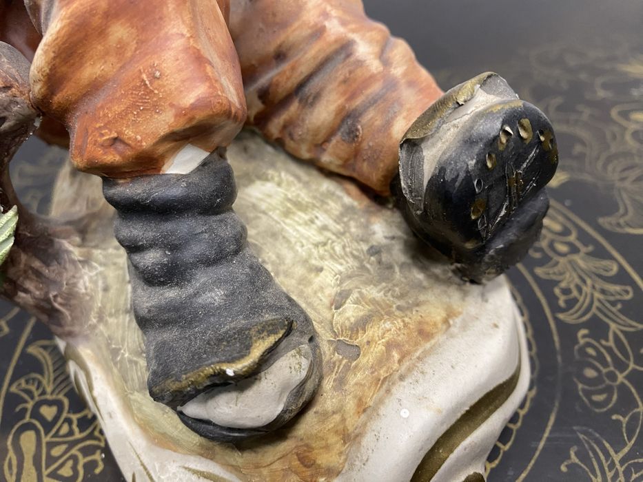 Стара италианска фигура от порцелан каподимонте