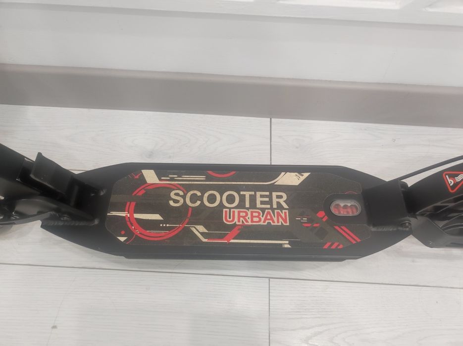 Продам самокат Urban Scooter 116D
