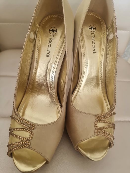 Дешево продам вещи, обувь