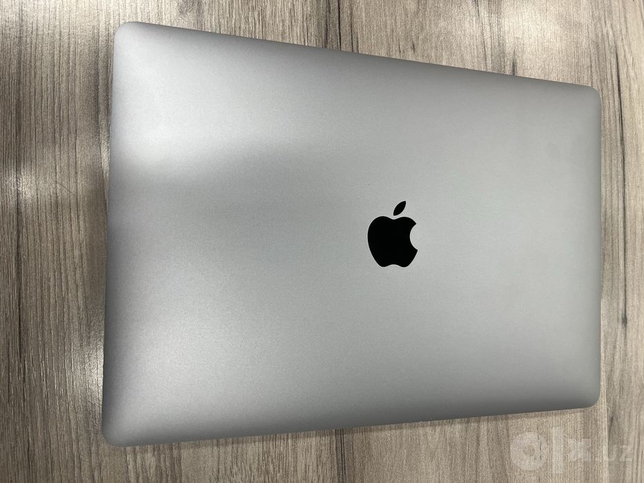Macbook pro M1 8/256