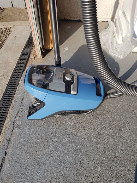 Miele doua aspiratoare fara sac Blizzard CX1 Blue, PowerLine