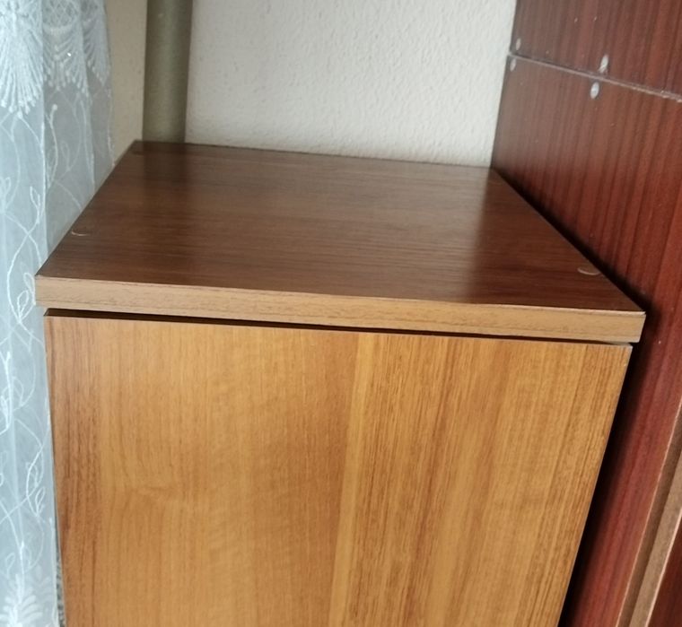 Еднокрилен гардероб