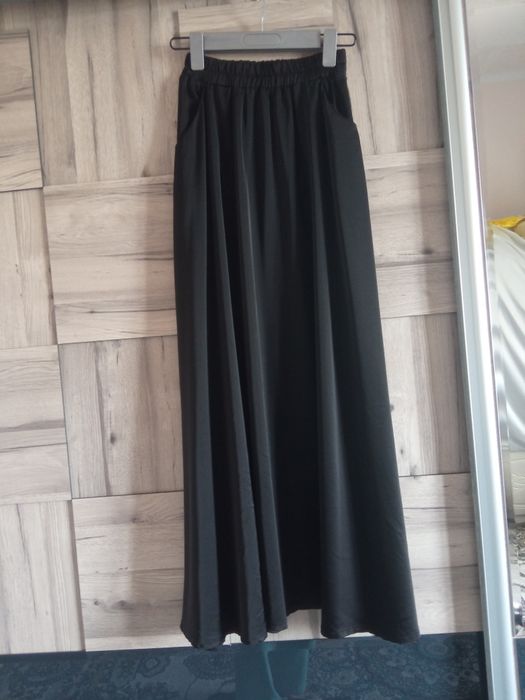 Юбки разные солнце клёш и плесированые а также юбка брюк