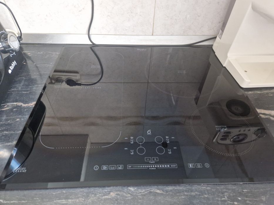 Plită pe inducție Whirlpool