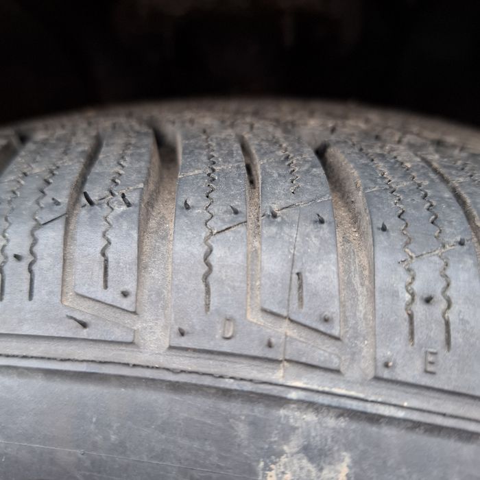 4 anvelope Iarna 2024 Royal Black 215/65R17