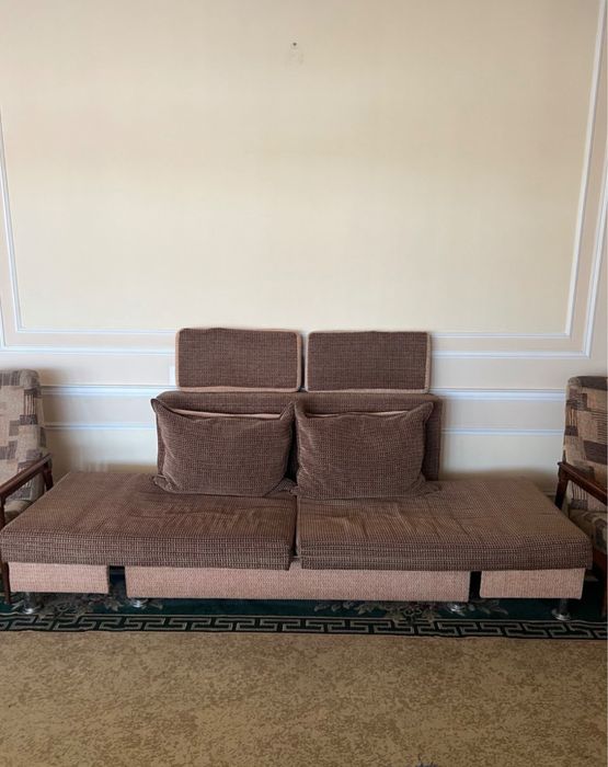 Диван - трансформер с подушками