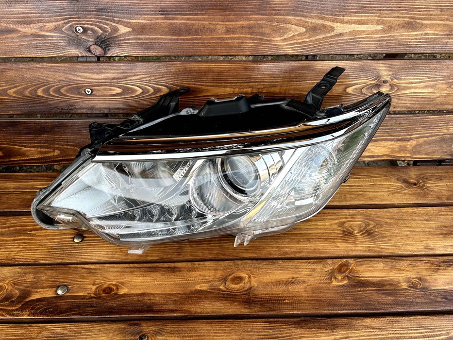 Toyota Camry 55 фара L koito