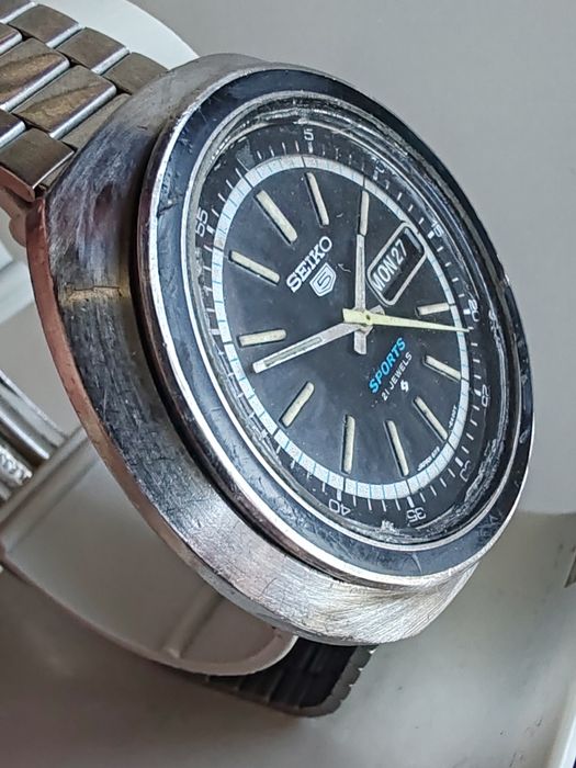 Ceas Seiko 5 Sports UFO 43 mm Funcționează excelent!