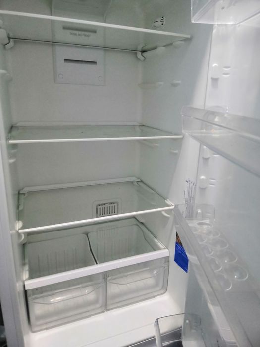 Холодильник сотилади