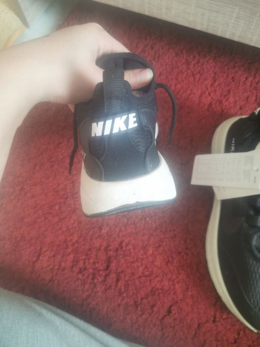 Adidași Nike de vanzare