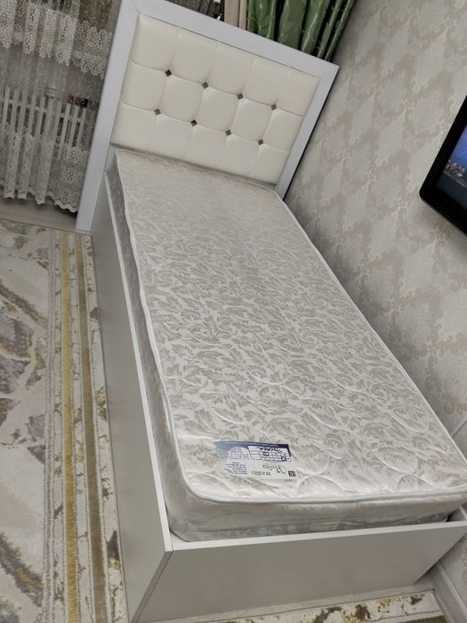 Новый ,бир адамды кровать сатылады.