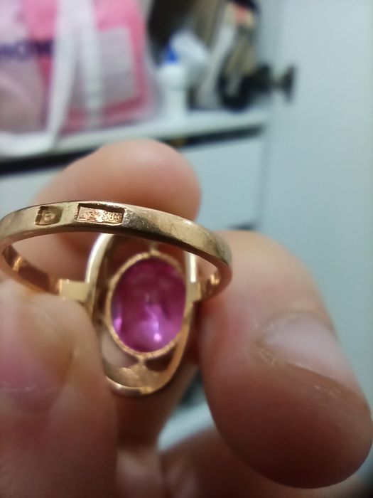 Продам золотое кольцо