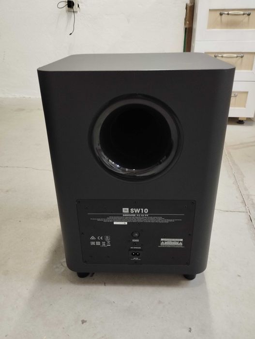 Суббуфер JBL SW 10- само разопакован