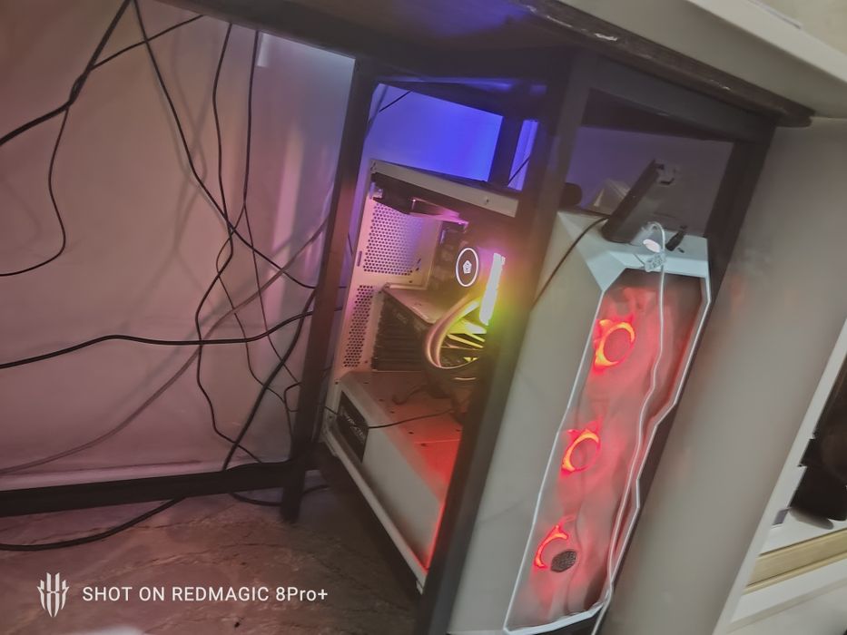 Компьютерный стол