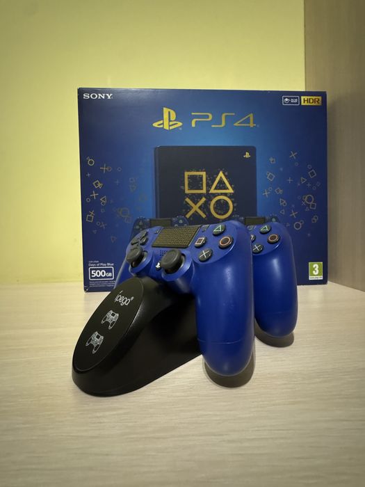 Playstation 4 Slim / 4 Days of Play Limited Edition