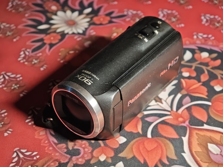 Panasonic hc-v180