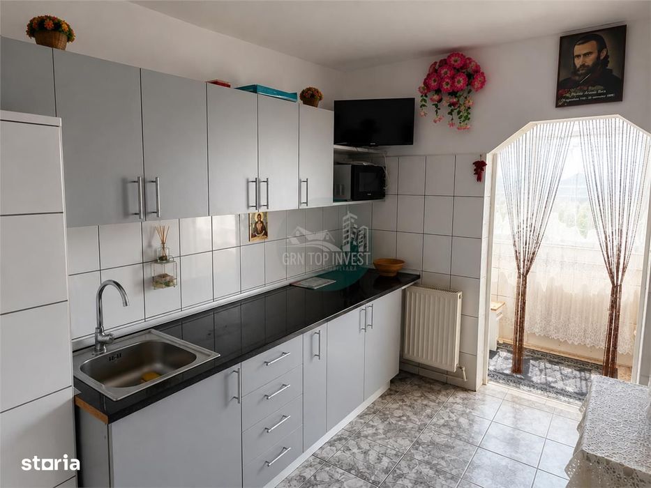 Apartament 2 camere decomandat balcon si pivnita zona Lazaret