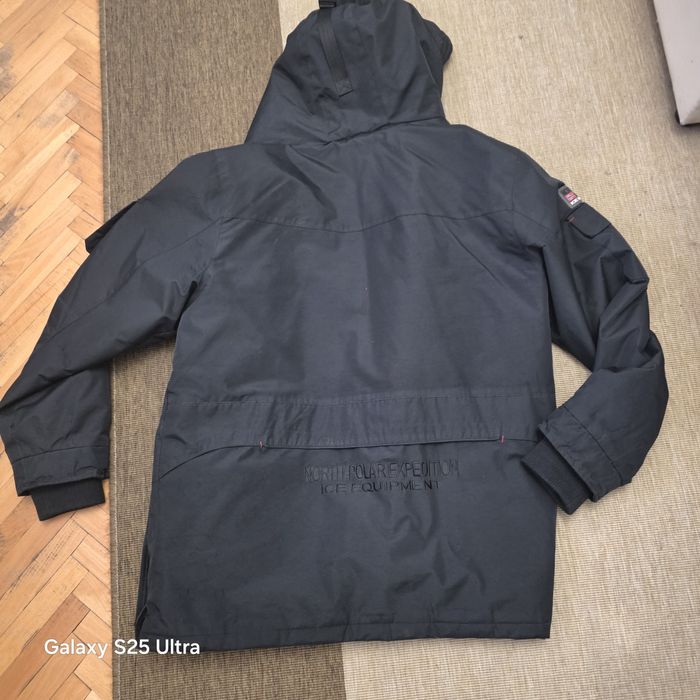 Продавам ЗИМНО NORD POLAR EXPEDITION яке ПАРКА не промукаемо