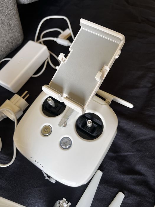 дрон DJI Phantom 4