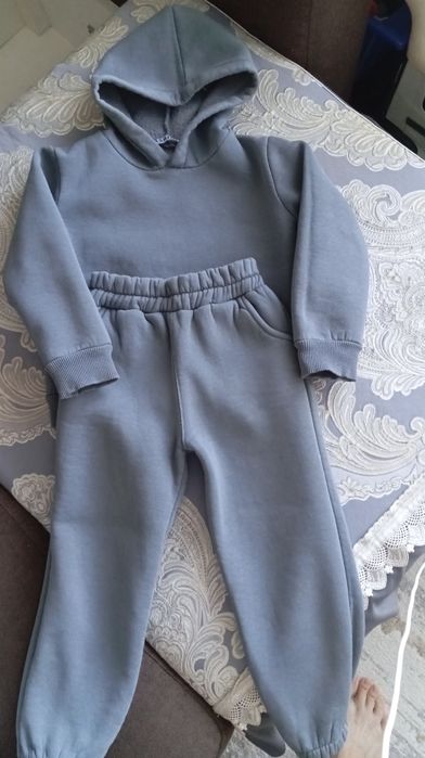 Продам костюмы на мальчика