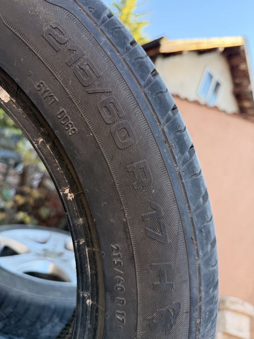 215/60/17 Uniroyal