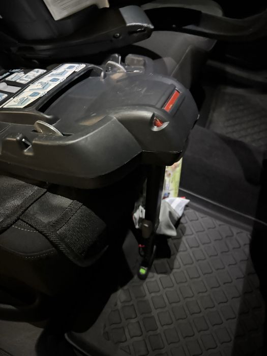 Vând scoică Stokke iZi Go Modular by BeSafe cu baza Isofix