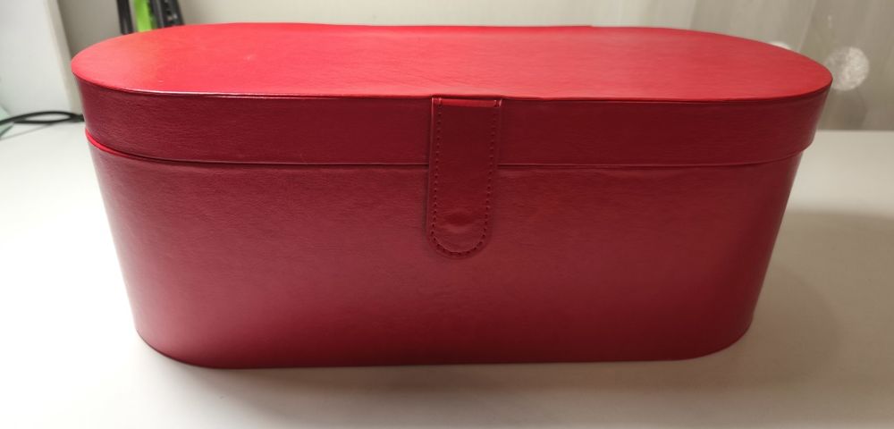 Фен Дайсон красный