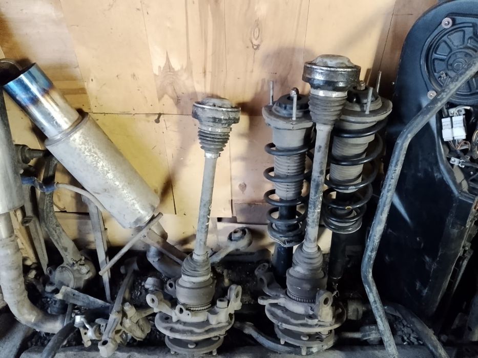 Запчасти на toyota aristo 147