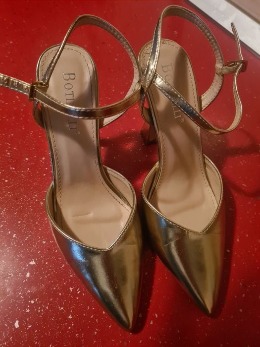 Pantofi auri dama mar 37 la 60 lei Timișoara