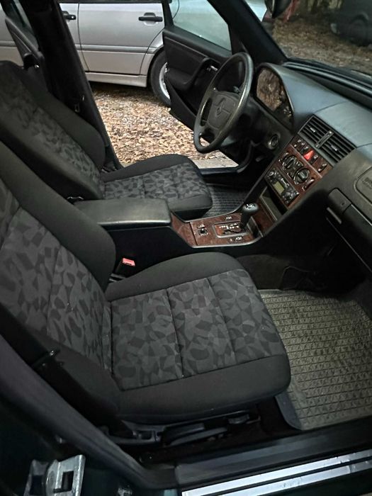 Mercedes Benz C 180 Automatic Газ-Бензин