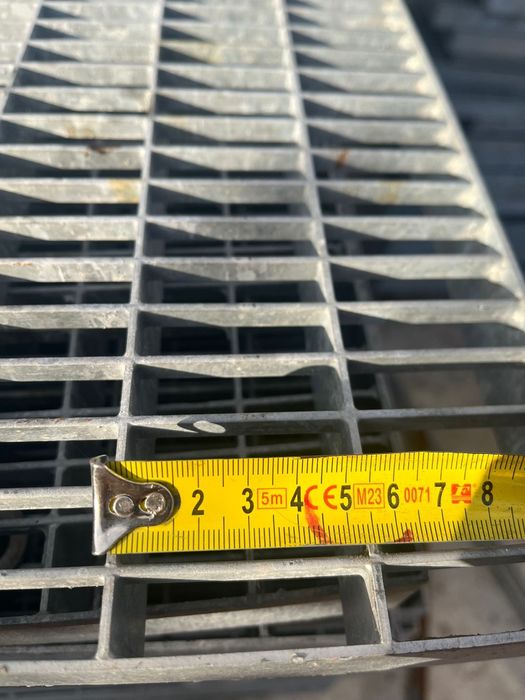 Grilaje zincate galvanizate