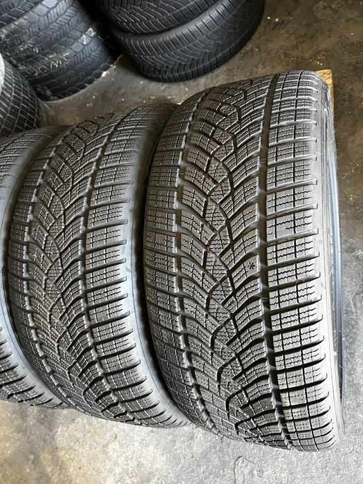 4 anvelope iarna 245/45/18 , 100 H , GoodYear , DOT 2025 , 7.4 mm !