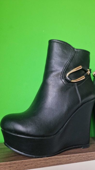 Стилни къси боти