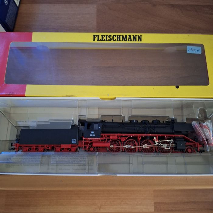 Locomotivă cu aburi HO