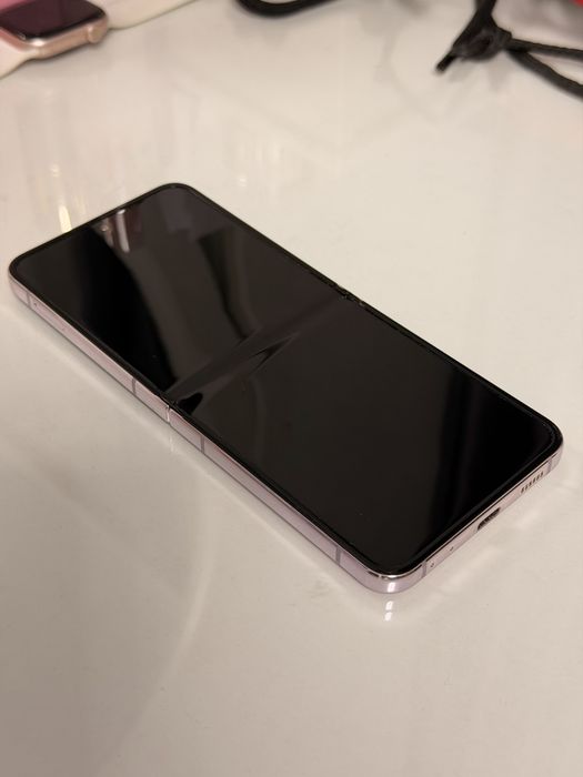 Telefon SAMSUNG Galaxy Z Flip5 5G, 256GB, 8GB RAM, Dual SIM, Lavender