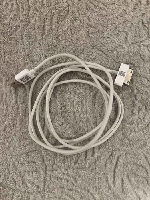 IPad, 32GB, с кутия и кабел за захранване