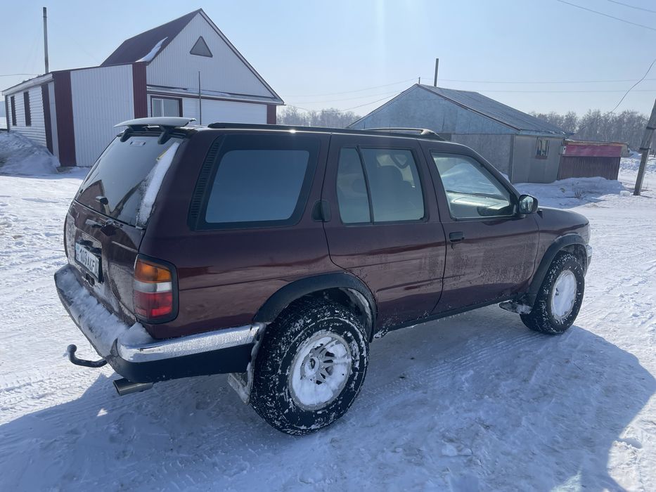 Продам машину nissan