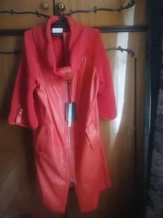 Женский кожаный плащ